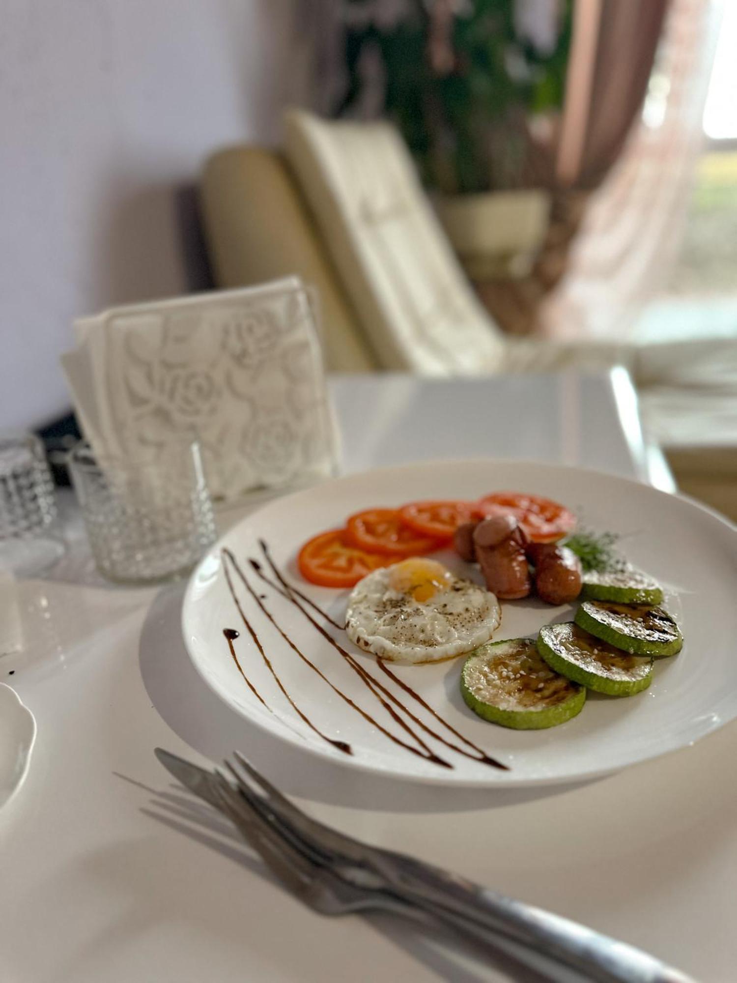 Na Pagorbi Lutsk Hotel Kültér fotó